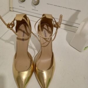 J. Crew Italian leather pumps, gold beautiful size 7.5